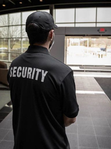 Choosing the Right Materials for Security Uniforms in the Saudi Climate